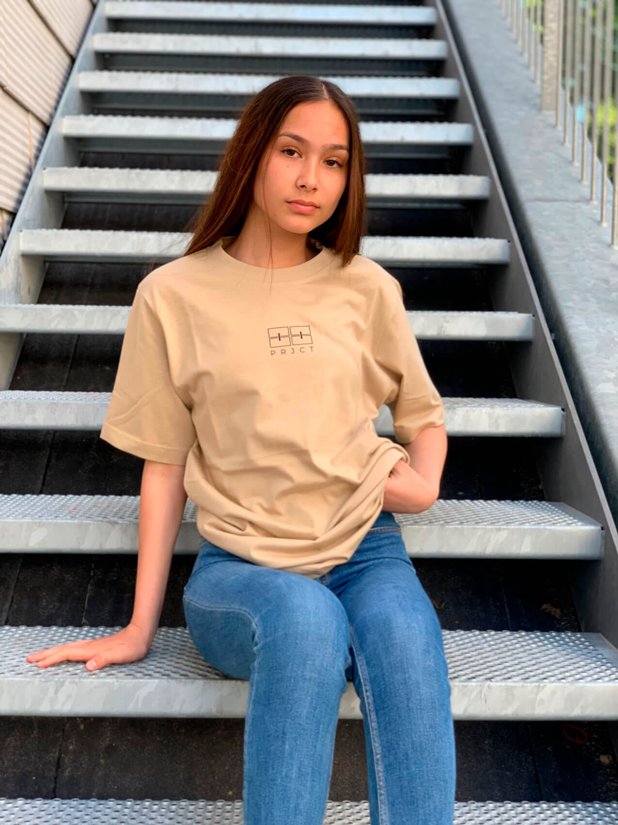 ‘LOGO COLLECTION’ T-Shirt Small Front Logo – Sand